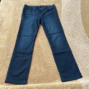 Like new Paige Skyline Skinny jeans, size 28